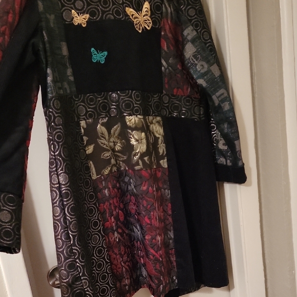 Elegant Patchwork Trench Coat - Picture 5 of 6